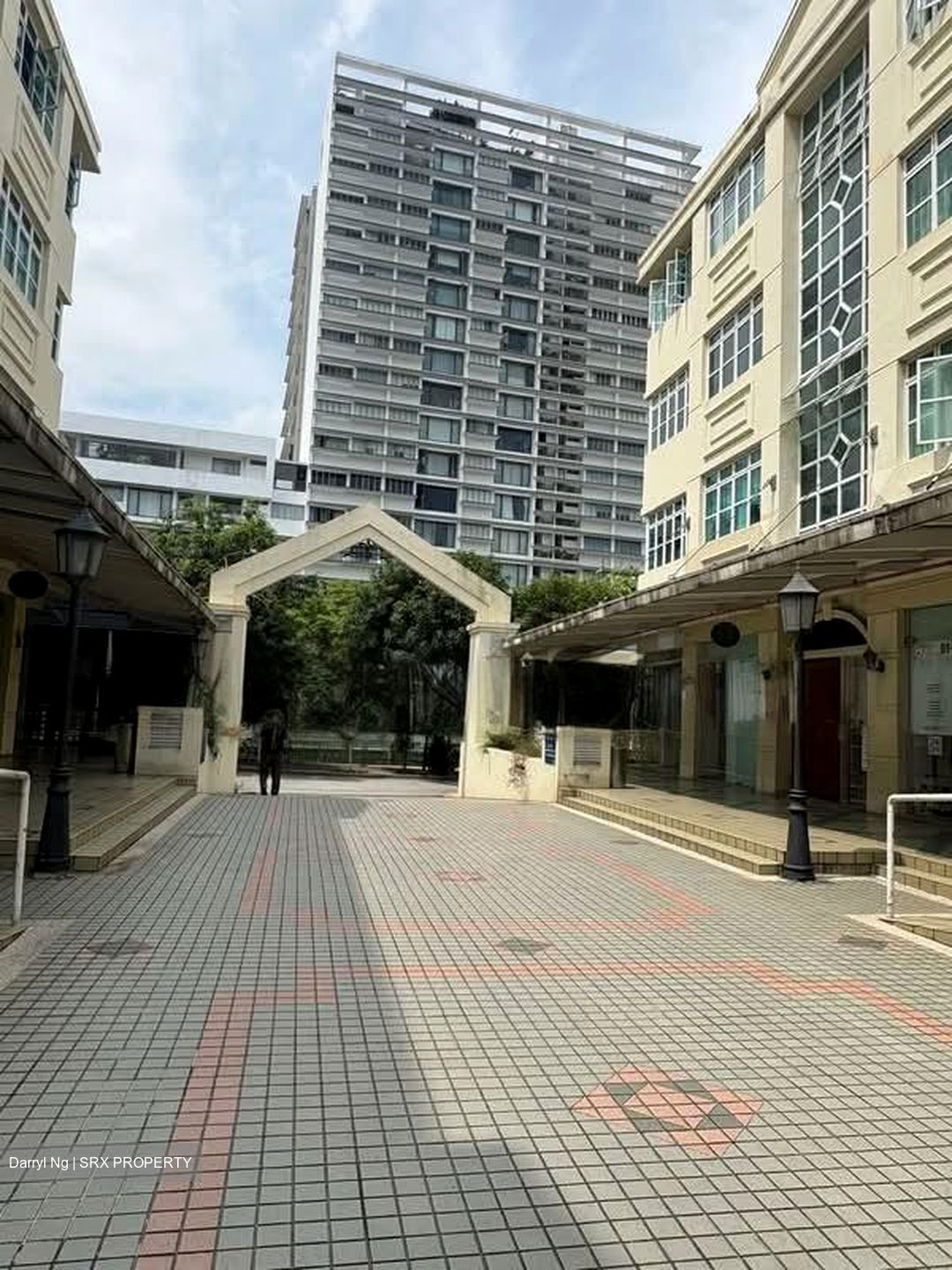 Kingston Terrace (D14), Retail #633260581